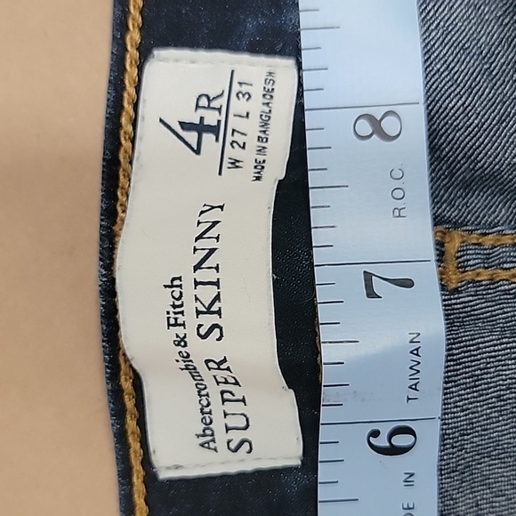 Abercrombie & Fitch, Super Skinny. Size 4, Excellent Used Condition! - Picture 4 of 11